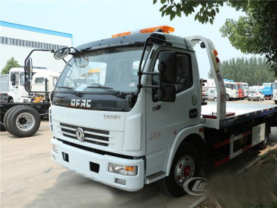 一拖二東風大多利卡清障車